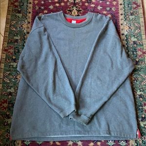 Grey XXL sweatshirt.